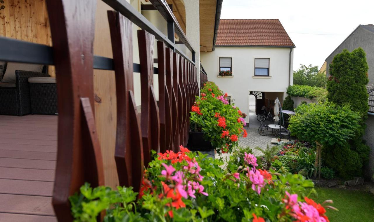 Blumenhof Wegleitner Hotell Illmitz Eksteriør bilde